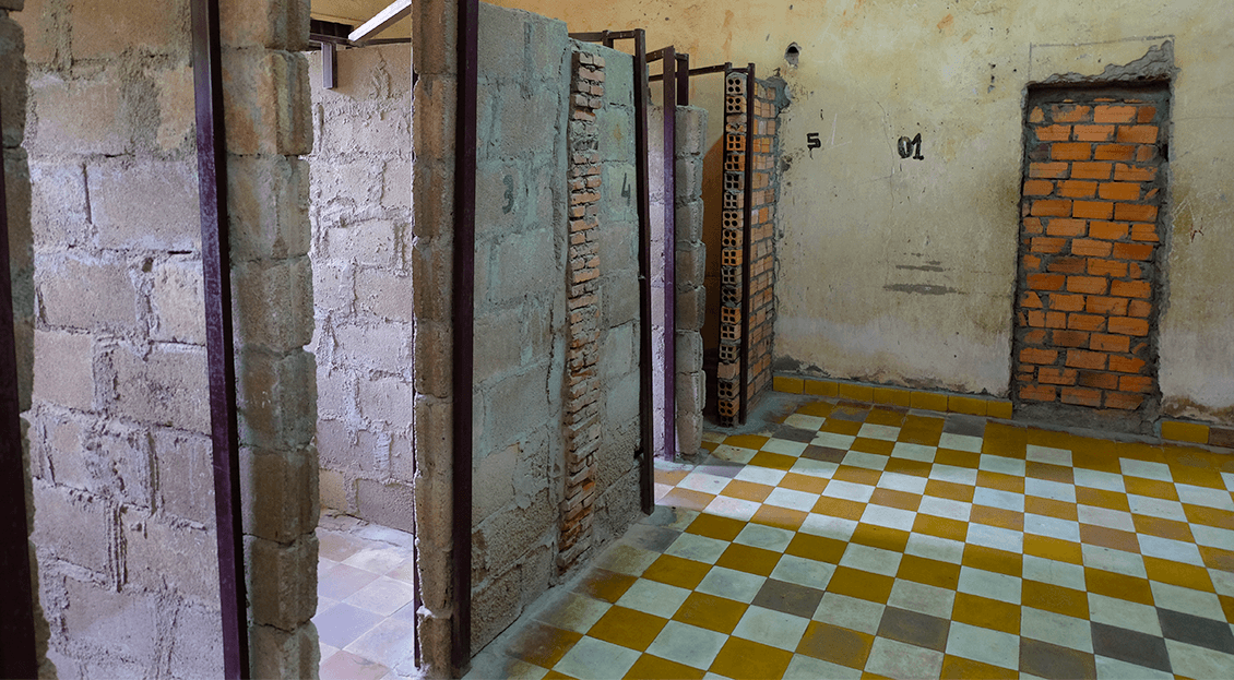 photo intérieur cellules prison S-21