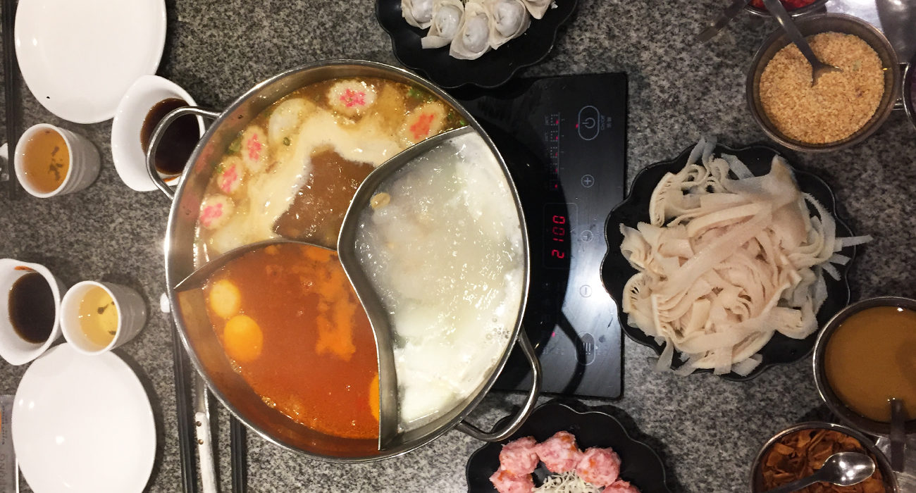 Photo d'un hotpot ou fondue chinoise