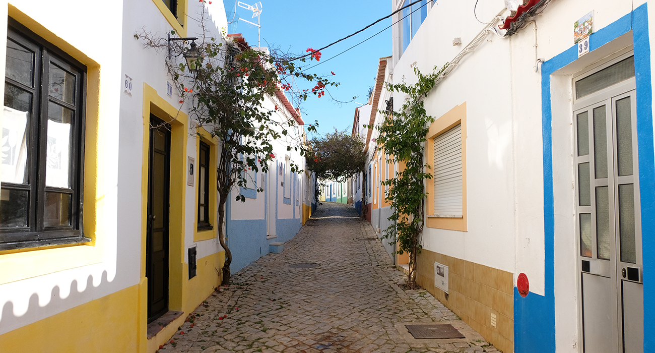 Photo des rues de Ferragudo dans l'Algarve