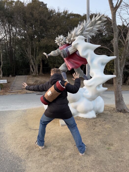 Statue Jiraya de Naruto avec sac à dos 